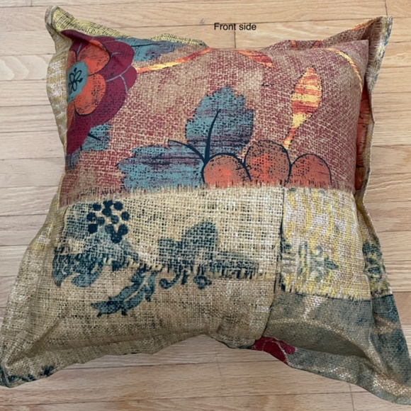 Brand New Accent Cushion - Picture 2 of 3